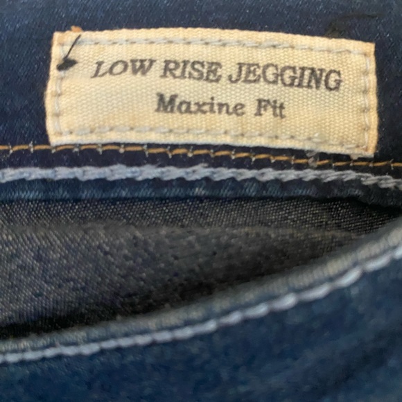 Low rise Guess Jean - Picture 5 of 5